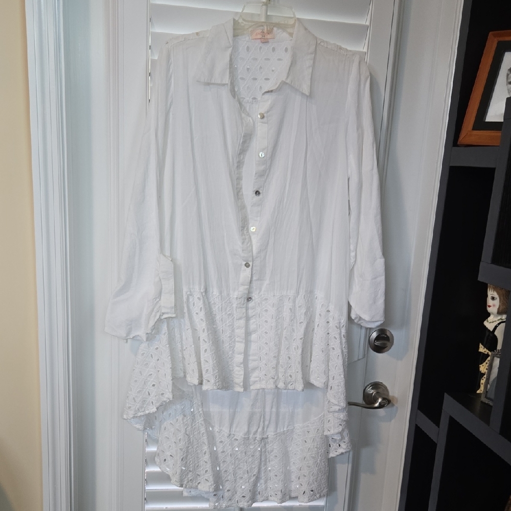 Zagrica White Eyelet Blouse